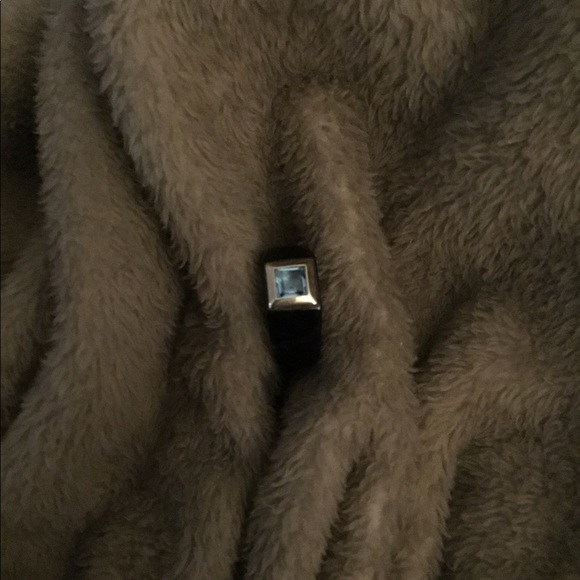 Black onyx and blue topaz ring - Picture 2 of 5